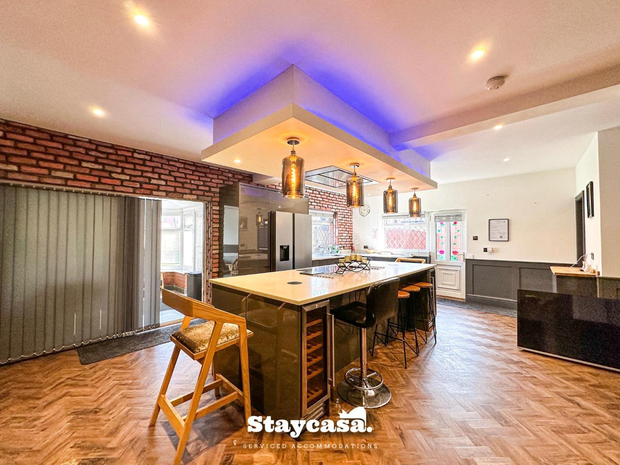 Beautiful Detached - Jacuzzi Bath - Parking Casa de férias *